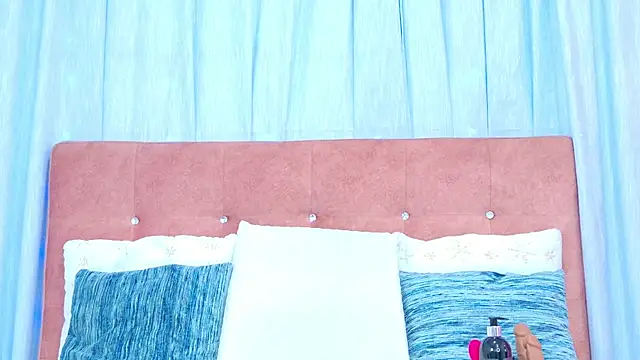 AlliciaKim online show from 2, 11, 2025