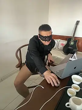 Snapshot of ShaoZian_1 chatting on 14, 11, 2025 ShaoZian 1 online show from 14, 11, 2025