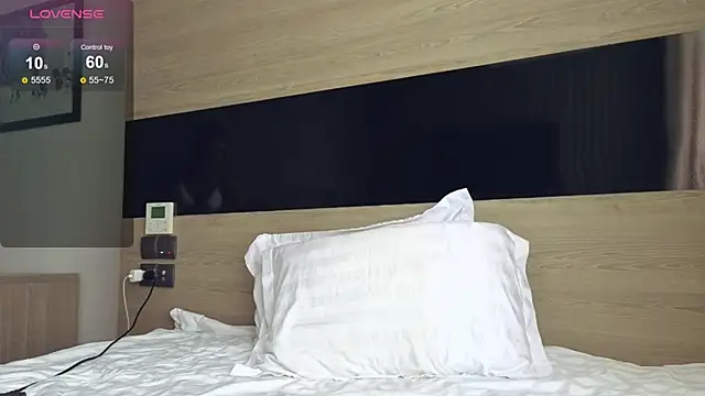 ChloeTeles  online show from 14, 9, 2025