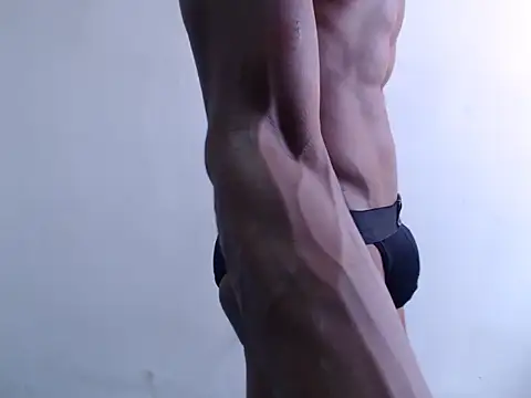 MAXIMO JHONS online show from 13, 9, 2025