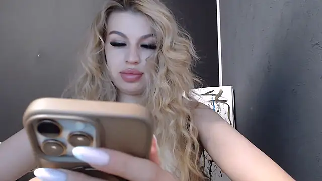 Snapshot of Your_Jessy chatting on 17, 7, 2026 Your Jessy online show from 17, 7, 2026