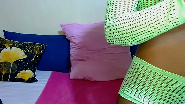 DiamondLuv29 online show from 24, 10, 2025