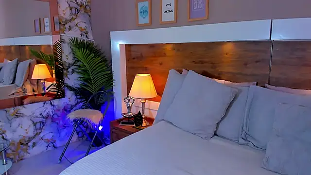 EmaBakker online show from 19, 10, 2025