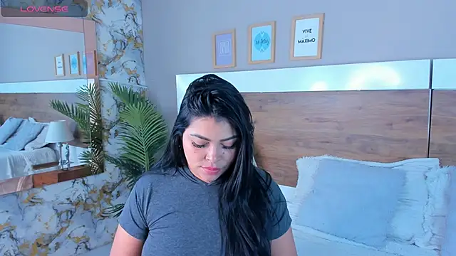 Snapshot of EmaBakker chatting on 17, 7, 2026 EmaBakker online show from 17, 7, 2026
