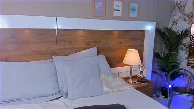 EmaBakker online show from 18, 9, 2025