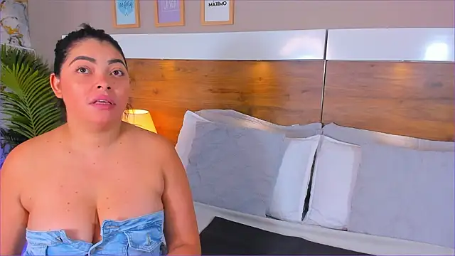 Snapshot of EmaBakker chatting on 12, 2, 2026 EmaBakker online show from 12, 2, 2026