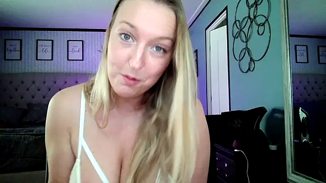 lucyallen4201 online show from 19, 2, 2025