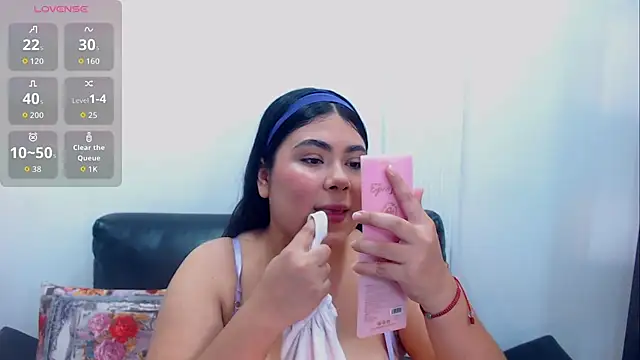 Laura Copers online show from 18, 6, 2026