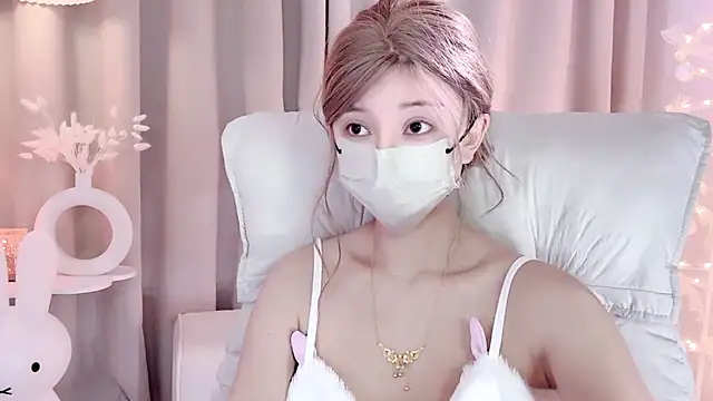 UUKiss  online show from 16, 2, 2025