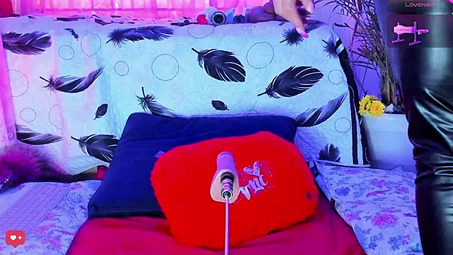 Snapshot of Venus_R0se chatting on 7, 3, 2025 Venus R0se online show from 7, 3, 2025