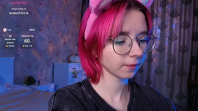 Nora Failure online show from 19, 9, 2025