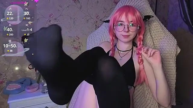 Nora Failure online show from 18, 2, 2025