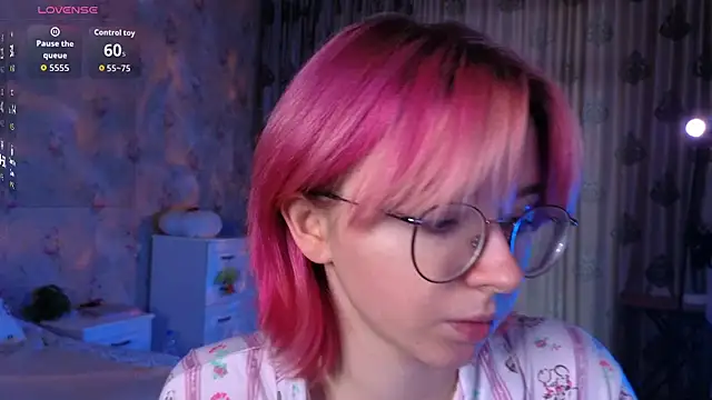 Nora Failure online show from 6, 10, 2025