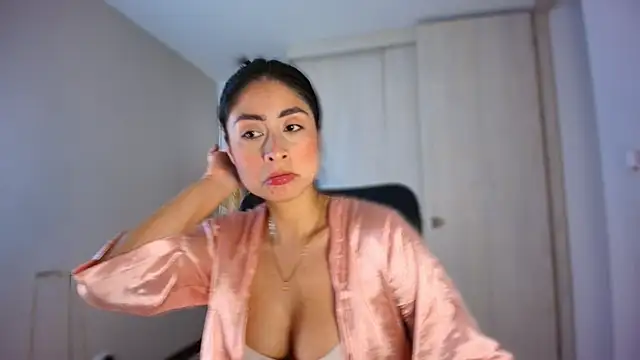 auroracaruso11 online show from 16, 7, 2026