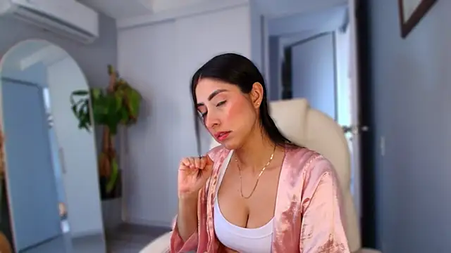 auroracaruso11 online show from 7, 10, 2025