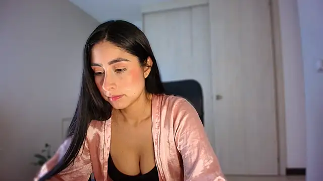 auroracaruso11 online show from 12, 6, 2026