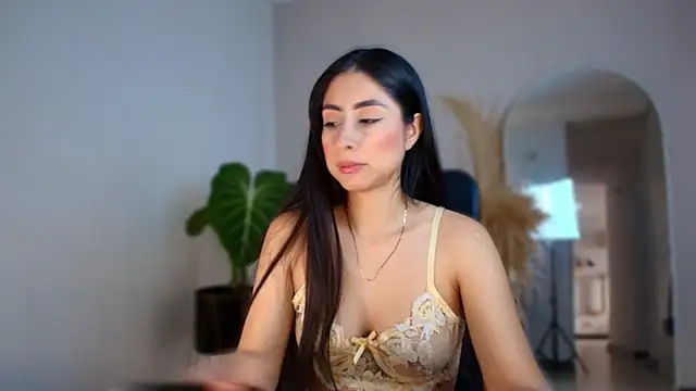 auroracaruso11 online show from 3, 12, 2025