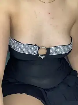 Snapshot of Layla-daloua chatting on 8, 3, 2025 Layla-daloua online show from 8, 3, 2025