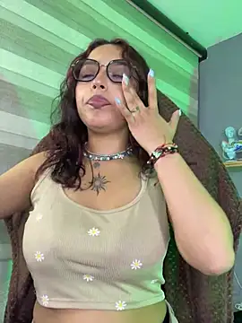 Liittleluaa  online show from 28, 1, 2025