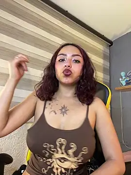 Liittleluaa  online show from 19, 2, 2025