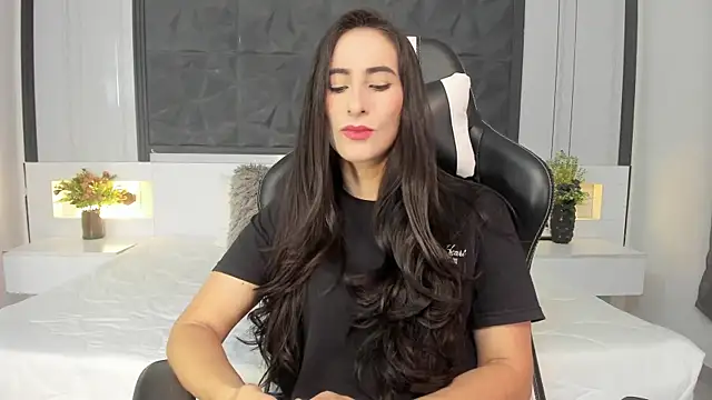 SaraGomez1 online show from 8, 10, 2025