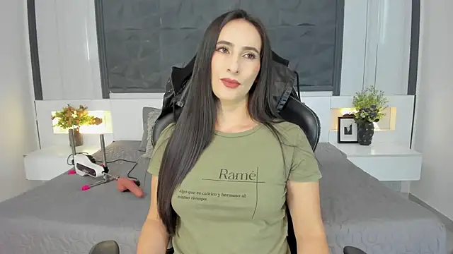 SaraGomez1 online show from 6, 11, 2025