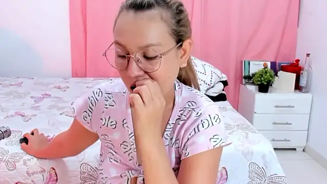 Annaraquel  online show from 2, 2, 2026