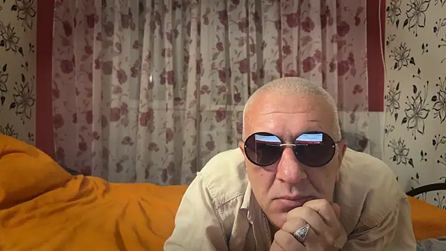 Snapshot of StellarTeam chatting on 26, 10, 2025 StellarTeam online show from 26, 10, 2025