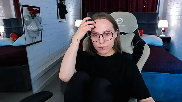 Snapshot of AphexQueen chatting on 20, 3, 2025 AphexQueen online show from 20, 3, 2025