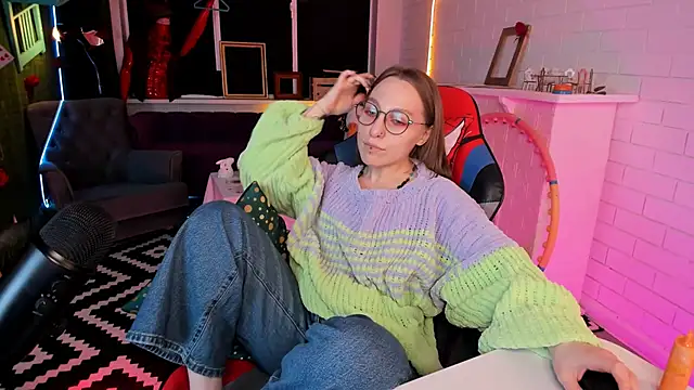 Snapshot of AphexQueen chatting on 19, 2, 2025 AphexQueen online show from 19, 2, 2025