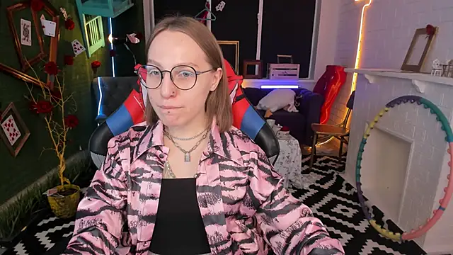 Snapshot of AphexQueen chatting on 26, 2, 2025 AphexQueen online show from 26, 2, 2025