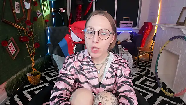 Snapshot of AphexQueen chatting on 26, 2, 2025 AphexQueen online show from 26, 2, 2025