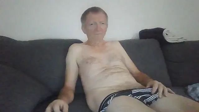 Snapshot of naturiste974 chatting on 1, 7, 2026 naturiste974 online show from 1, 7, 2026