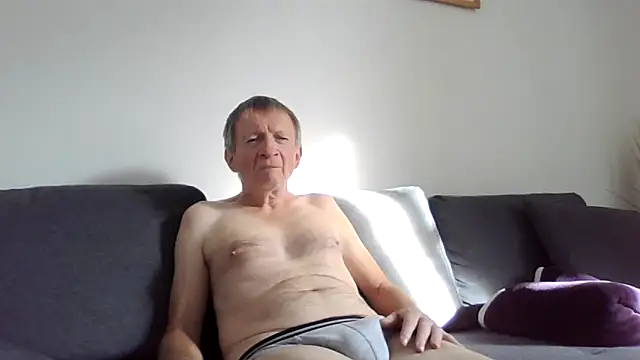 Snapshot of naturiste974 chatting on 1, 10, 2025 naturiste974 online show from 1, 10, 2025