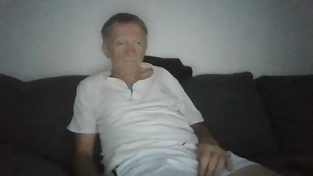 Snapshot of naturiste974 chatting on 16, 6, 2026 naturiste974 online show from 16, 6, 2026