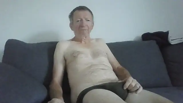 Snapshot of naturiste974 chatting on 4, 7, 2026 naturiste974 online show from 4, 7, 2026