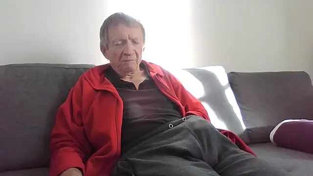 Snapshot of naturiste974 chatting on 23, 10, 2025 naturiste974 online show from 23, 10, 2025