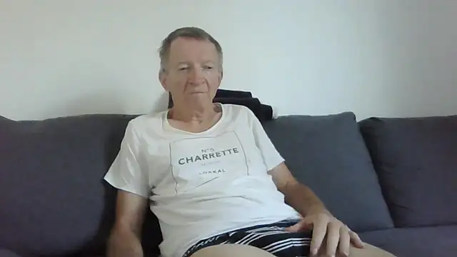 Snapshot of naturiste974 chatting on 18, 6, 2026 naturiste974 online show from 18, 6, 2026