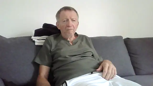 Snapshot of naturiste974 chatting on 4, 6, 2026 naturiste974 online show from 4, 6, 2026