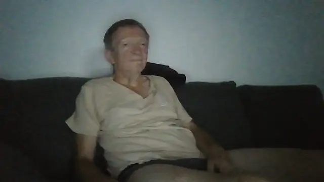 Snapshot of naturiste974 chatting on 18, 6, 2026 naturiste974 online show from 18, 6, 2026
