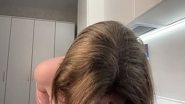 Scarlett Florence online show from 13, 3, 2025