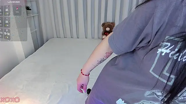 Snapshot of misshoneyxxx chatting on 7, 2, 2026 misshoneyxxx online show from 7, 2, 2026