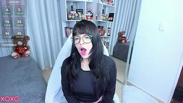 Snapshot of misshoneyxxx chatting on 1, 3, 2026 misshoneyxxx online show from 1, 3, 2026