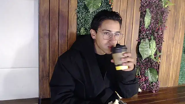 Andy Joy  online show from 28, 10, 2025