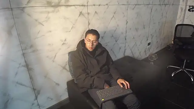 Andy Joy  online show from 8, 11, 2025