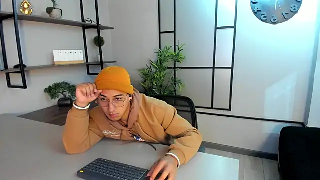 Andy Joy  online show from 12, 11, 2025