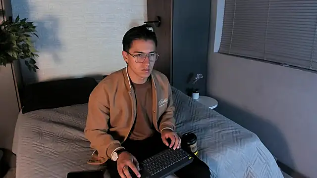 Andy Joy  online show from 14, 11, 2025