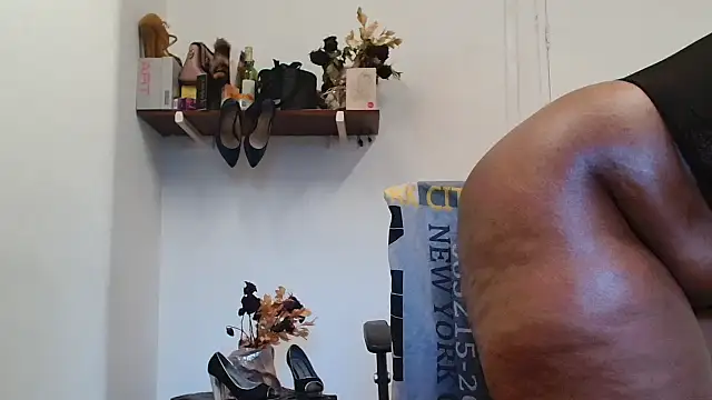 xTALLSEXYBUMx online show from 1, 11, 2025