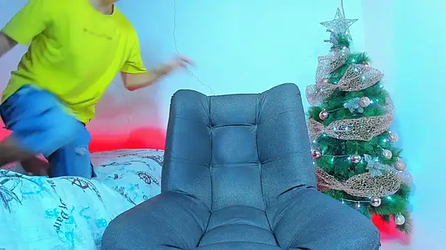 Snapshot of maxowens_oficial chatting on 24, 12, 2024 maxowens oficial online show from 24, 12, 2024