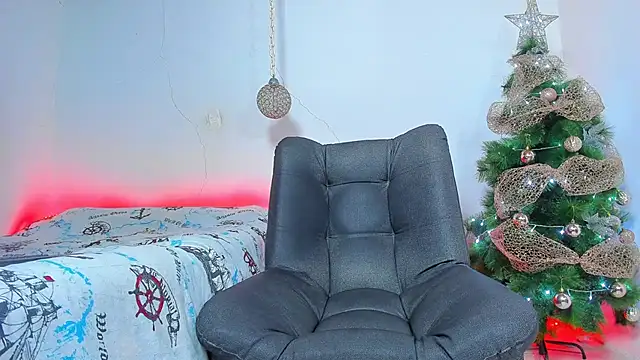 Snapshot of maxowens_oficial chatting on 12, 12, 2024 maxowens oficial online show from 12, 12, 2024